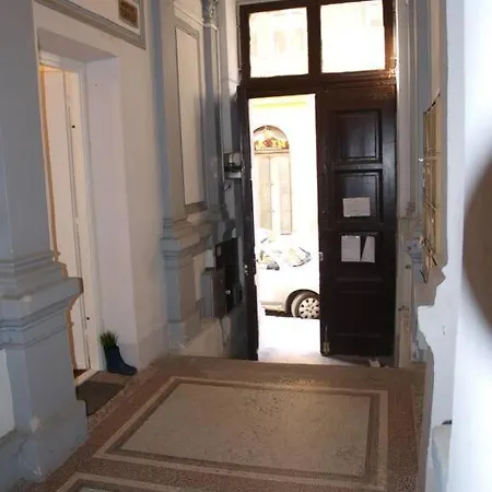 アパート Charming Studio At The Danube